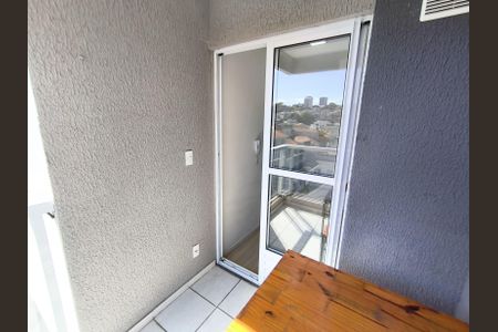 Apartamento para alugar com 32m², 2 quartos e sem vaga Apartamento para alugar com 32m², 2 quartos e sem vagaVaranda
