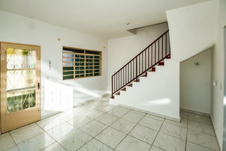 Casa para alugar com 125m², 2 quartos e 2 vagasSala