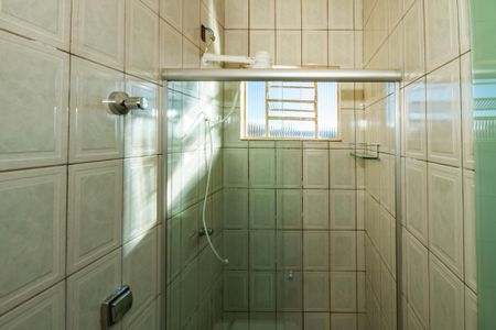 Banheiro da Suíte de casa para alugar com 2 quartos, 125m² em Jardim Atlântico, Belo Horizonte