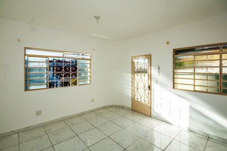 Casa para alugar com 125m², 2 quartos e 2 vagasSala