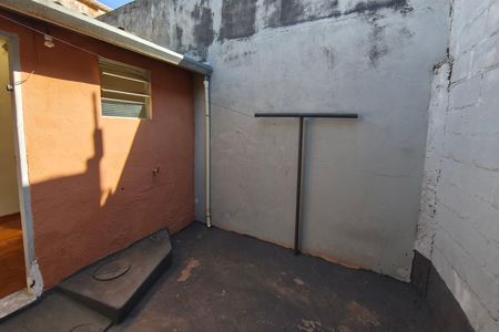Casa para alugar com 69m², 2 quartos e 1 vaga Casa para alugar com 69m², 2 quartos e 1 vagaQuintal