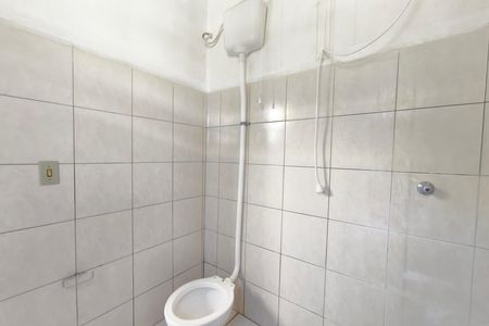 Casa para alugar com 69m², 2 quartos e 1 vaga Casa para alugar com 69m², 2 quartos e 1 vagaBanheiro