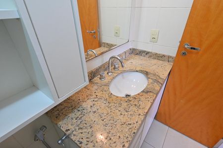 Apartamento para alugar com 55m², 2 quartos e 2 vagasBanheiro Social