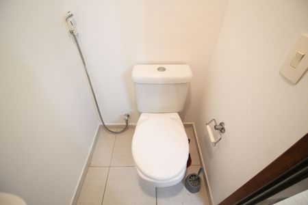 Lavabo de apartamento para alugar com 2 quartos, 70m² em Vila Uberabinha, São Paulo