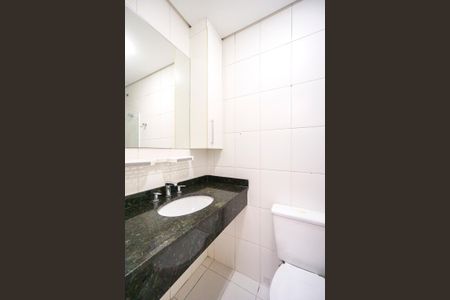 Apartamento para alugar com 67m², 2 quartos e 1 vagaBanheiro social