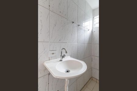 Banheiro de casa para alugar com 1 quarto, 35m² em Parque Boturussu, São Paulo