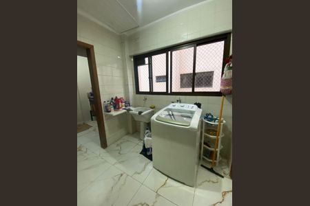 Apartamento à venda com 144m², 4 quartos e 2 vagas Apartamento à venda com 144m², 4 quartos e 2 vagasÁrea de Serviço