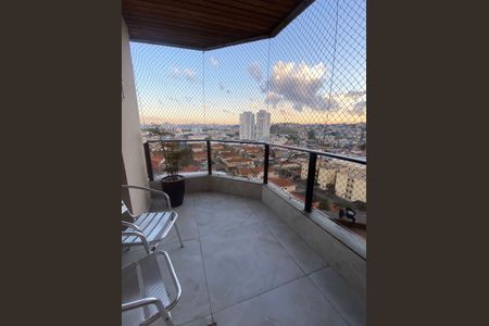 Apartamento à venda com 144m², 4 quartos e 2 vagas Apartamento à venda com 144m², 4 quartos e 2 vagasVaranda