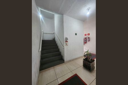 Apartamento para alugar com 34m², 1 quarto e sem vagaEscada