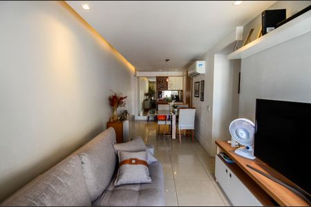 Apartamento à venda com 88m², 3 quartos e 1 vaga Apartamento à venda com 88m², 3 quartos e 1 vagaSala