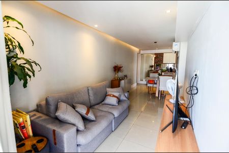Apartamento à venda com 88m², 3 quartos e 1 vaga Apartamento à venda com 88m², 3 quartos e 1 vagaSala