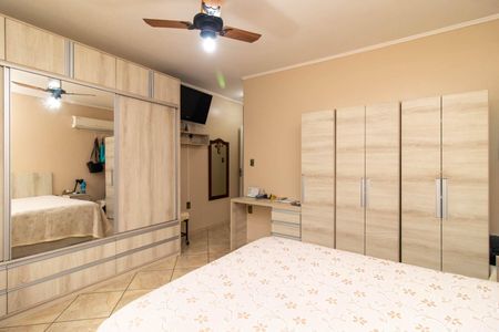 Quarto 1 de casa para alugar com 3 quartos, 170m² em Medianeira, Porto Alegre