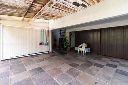 Casa para alugar com 170m², 3 quartos e 12 vagasQuintal