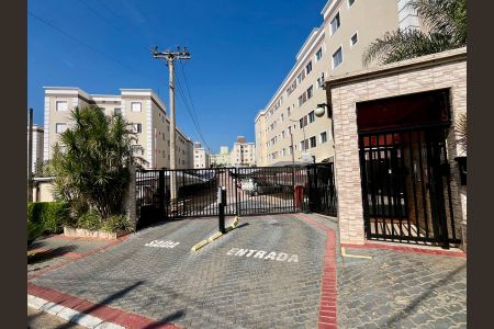Apartamento para alugar com 46m², 2 quartos e 1 vagaFachada e portaria