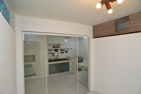 Casa para alugar com 140m², 1 quarto e sem vaga Casa para alugar com 140m², 1 quarto e sem vagaHall Social