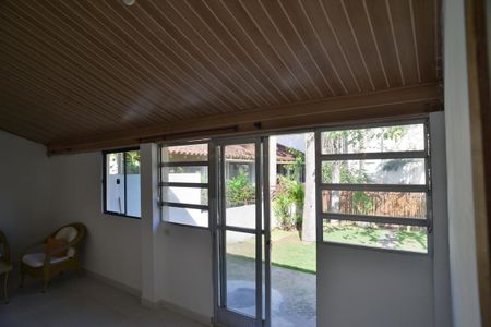 Sala de casa para alugar com 1 quarto, 140m² em Barra da Tijuca, Rio de Janeiro