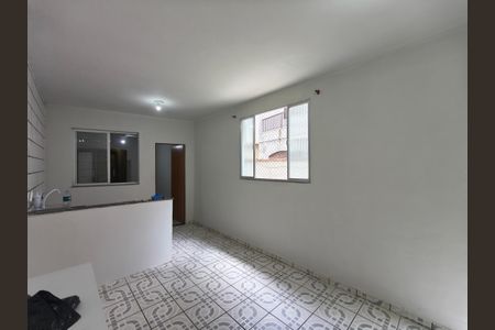 Sala de casa para alugar com 1 quarto, 30m² em Curicica, Rio de Janeiro
