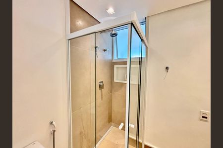 Apartamento para alugar com 139m², 2 quartos e 1 vaga Apartamento para alugar com 139m², 2 quartos e 1 vagaBanheiro da Suíte