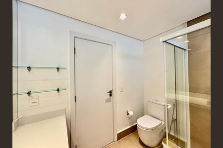 Apartamento para alugar com 139m², 2 quartos e 1 vaga Apartamento para alugar com 139m², 2 quartos e 1 vagaBanheiro da Suíte