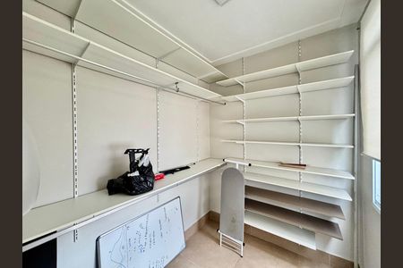 Apartamento para alugar com 139m², 2 quartos e 1 vaga Apartamento para alugar com 139m², 2 quartos e 1 vagaDespensa