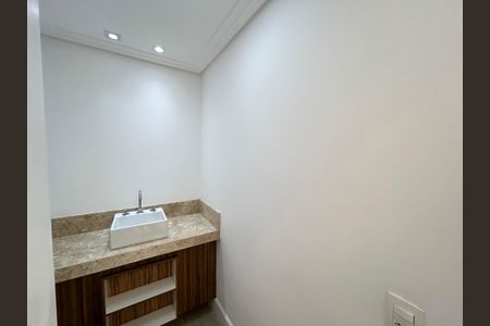 Apartamento à venda com 151m², 3 quartos e 2 vagas Apartamento à venda com 151m², 3 quartos e 2 vagasBanheiro social