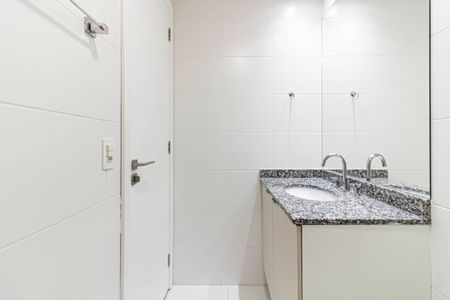 Apartamento para alugar com 62m², 2 quartos e 2 vagas Apartamento para alugar com 62m², 2 quartos e 2 vagasBanheiro da Suíte