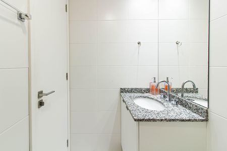 Apartamento para alugar com 62m², 2 quartos e 2 vagas Apartamento para alugar com 62m², 2 quartos e 2 vagasBanheiro Social