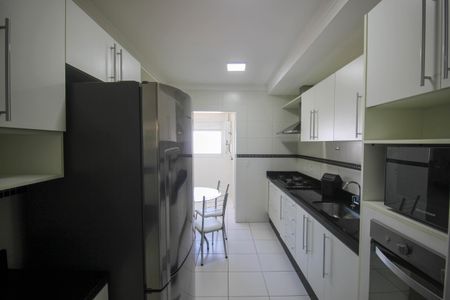 Apartamento para alugar com 112m², 3 quartos e 3 vagas Apartamento para alugar com 112m², 3 quartos e 3 vagasCozinha