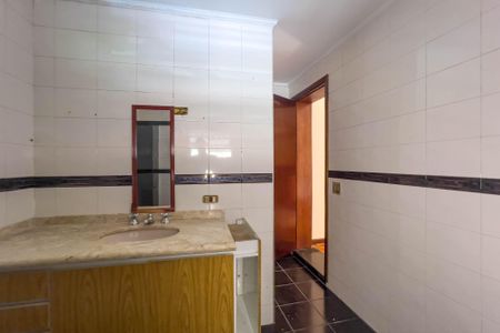 Casa para alugar com 330m², 3 quartos e 4 vagasBanheiro da Suíte