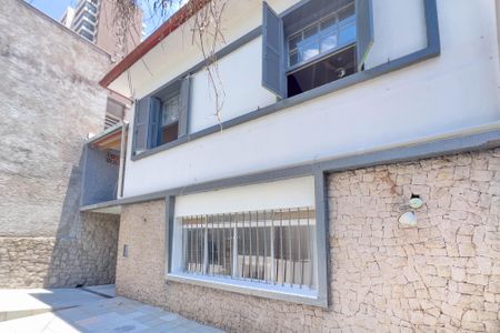 Casa para alugar com 330m², 3 quartos e 4 vagasFachada