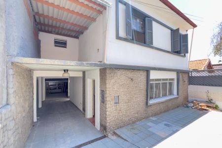 Casa para alugar com 330m², 3 quartos e 4 vagasFachada