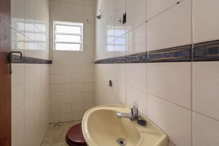 Lavabo de casa para alugar com 3 quartos, 330m² em Jardim da Glória, São Paulo