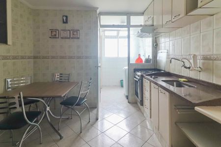 Apartamento para alugar com 72m², 2 quartos e 1 vaga Apartamento para alugar com 72m², 2 quartos e 1 vagaCozinha e Área de Serviço