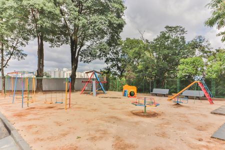 Apartamento para alugar com 72m², 2 quartos e 1 vaga Apartamento para alugar com 72m², 2 quartos e 1 vagaÁrea comum - Playground