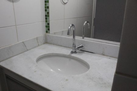 Banheiro Social de apartamento para alugar com 2 quartos, 50m² em Jacarepaguá, Rio de Janeiro