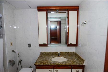 Apartamento à venda com 132m², 4 quartos e 2 vagasBanheiro da Suíte 3