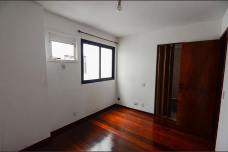 Apartamento à venda com 132m², 4 quartos e 2 vagasSuíte 1
