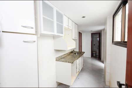 Apartamento à venda com 132m², 4 quartos e 2 vagasCozinha