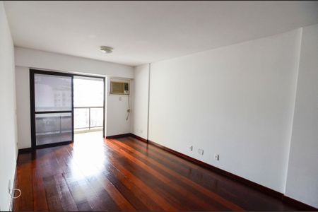 Apartamento à venda com 132m², 4 quartos e 2 vagasSala