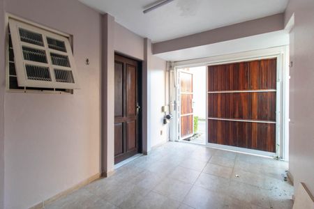Garagem de casa de condomínio para alugar com 3 quartos, 130m² em Camaquã, Porto Alegre