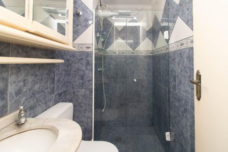 Banheiro social 2 de casa de condomínio para alugar com 3 quartos, 130m² em Camaquã, Porto Alegre