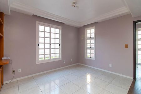 Sala de casa de condomínio à venda com 3 quartos, 130m² em Camaquã, Porto Alegre