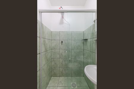 Banheiro de kitnet/studio para alugar com 1 quarto, 21m² em Cidade Baixa, Porto Alegre