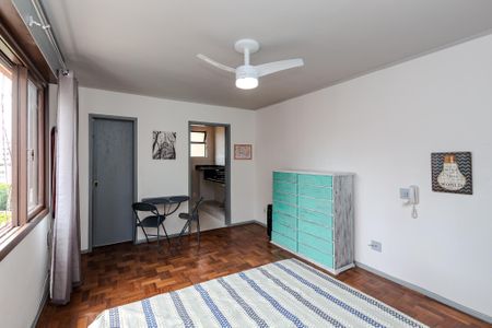 Sala/Quarto de kitnet/studio para alugar com 1 quarto, 34m² em Centro Histórico, Porto Alegre