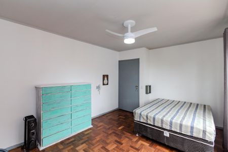 Sala/Quarto de kitnet/studio para alugar com 1 quarto, 34m² em Centro Histórico, Porto Alegre