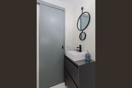 Banheiro de kitnet/studio para alugar com 1 quarto, 34m² em Centro Histórico, Porto Alegre