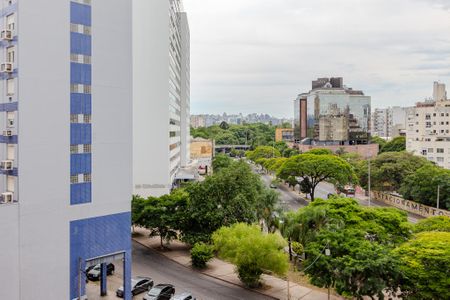 Vista Sala/Quarto de kitnet/studio para alugar com 1 quarto, 34m² em Centro Histórico, Porto Alegre