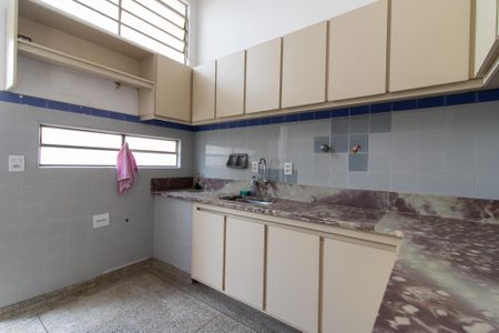 Casa para alugar com 300m², 4 quartos e 2 vagasCozinha