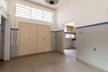 Casa para alugar com 300m², 4 quartos e 2 vagasCozinha