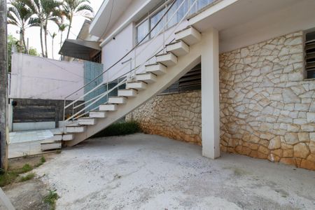 Casa para alugar com 300m², 4 quartos e 2 vagasFachada